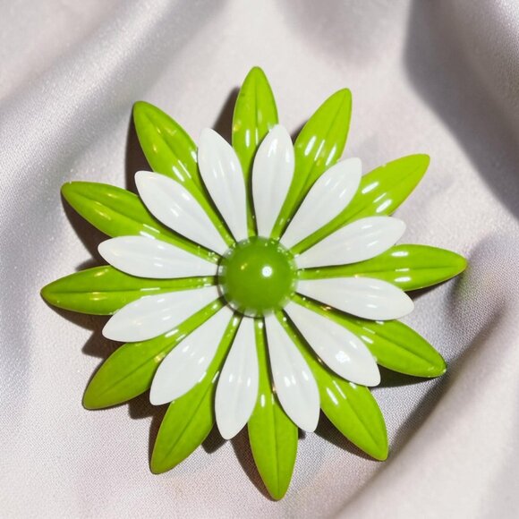 Jewelry - Enamel Daisy Flower Brooch Green White Large Pin 3.5”